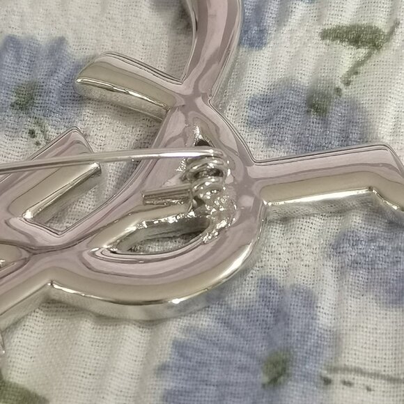 Yves Saint Laurent Ysl Silver Brooch Inlaid With Diamonds - Picture 5 of 6